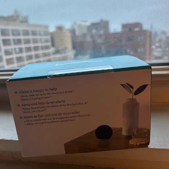 5th Generation Echo Dot - Picture 2 of 5